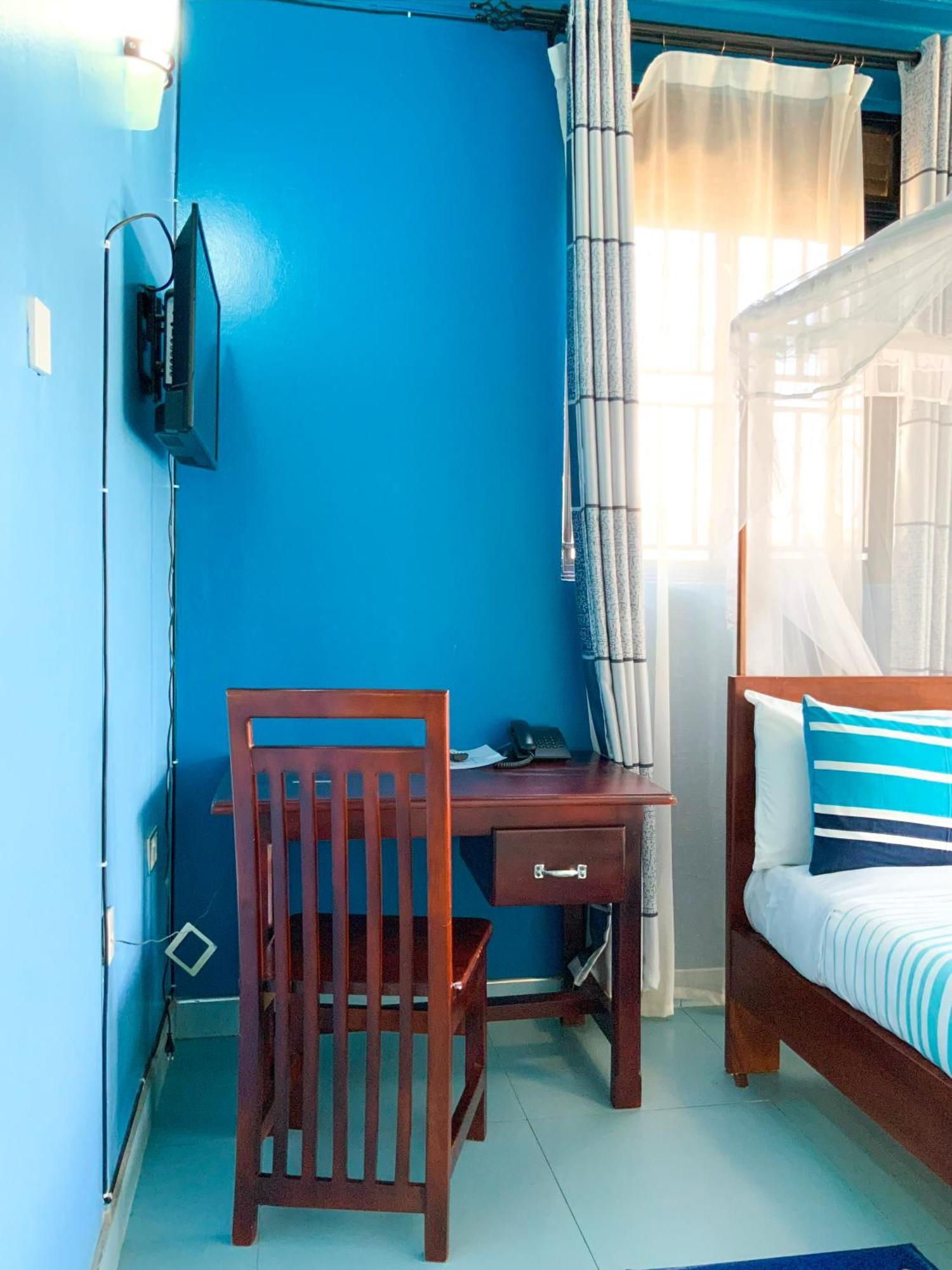 Hendo Hotel Энтеббе Экстерьер фото