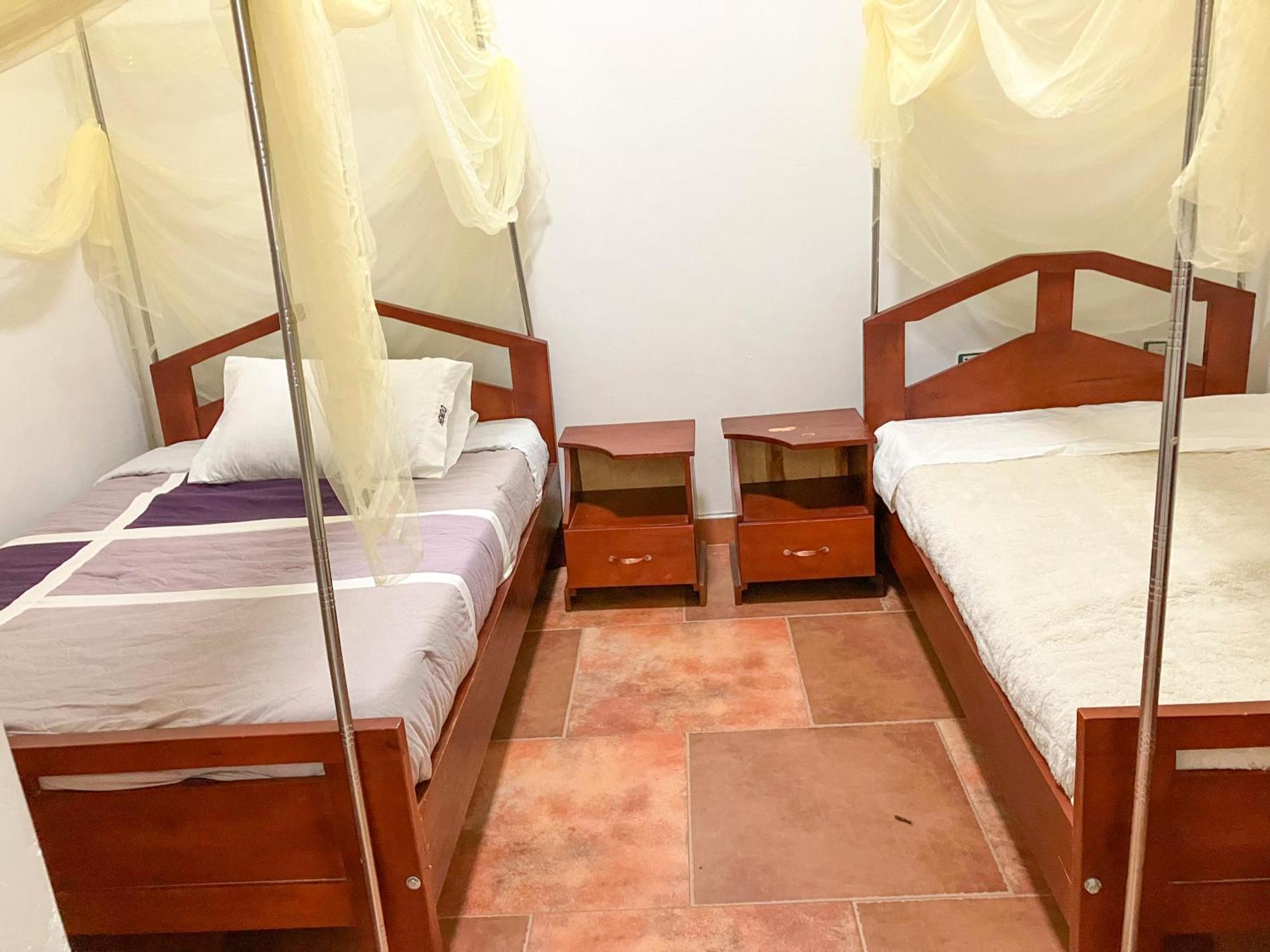 Hendo Hotel Энтеббе Экстерьер фото