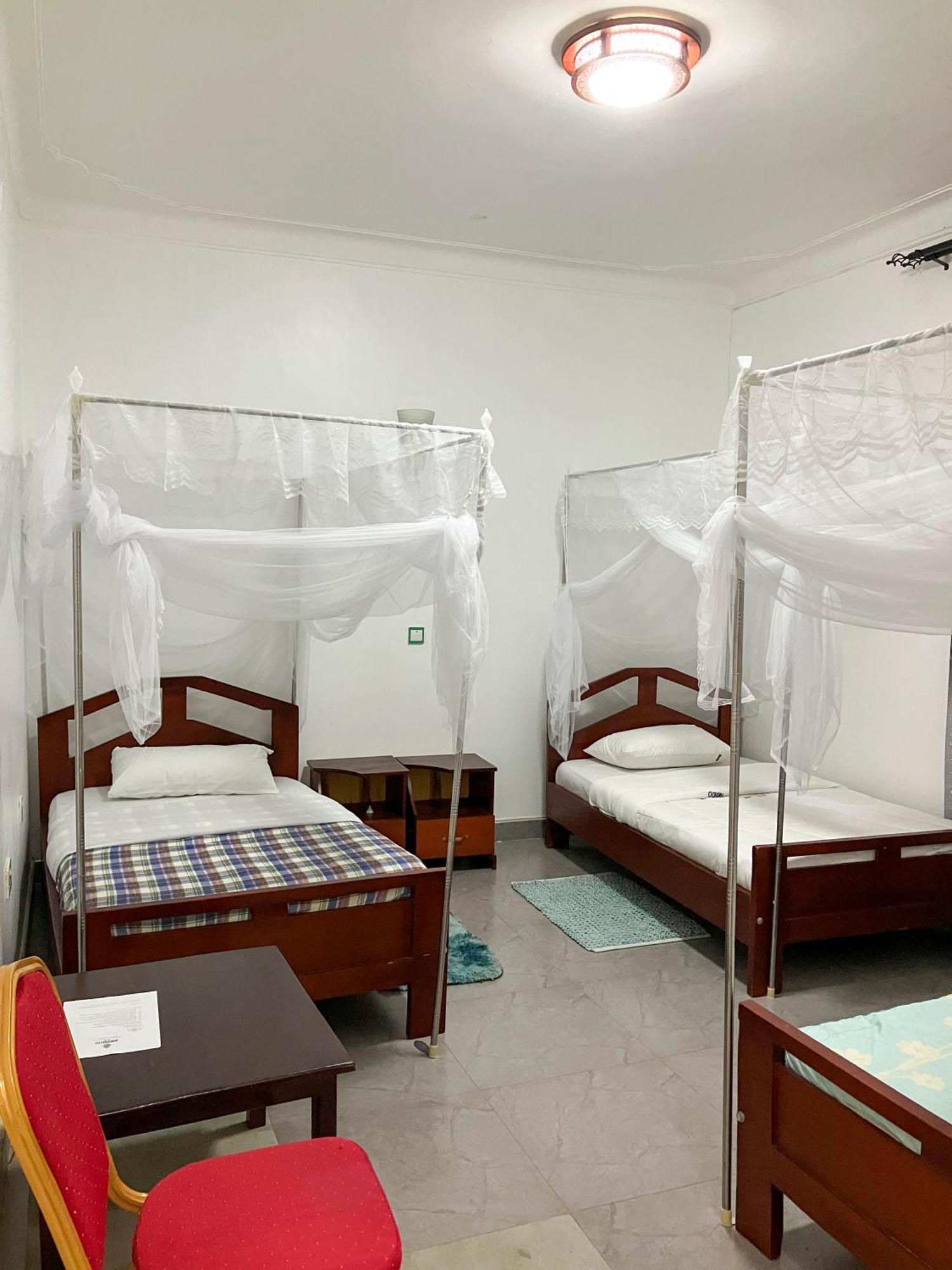 Hendo Hotel Энтеббе Экстерьер фото