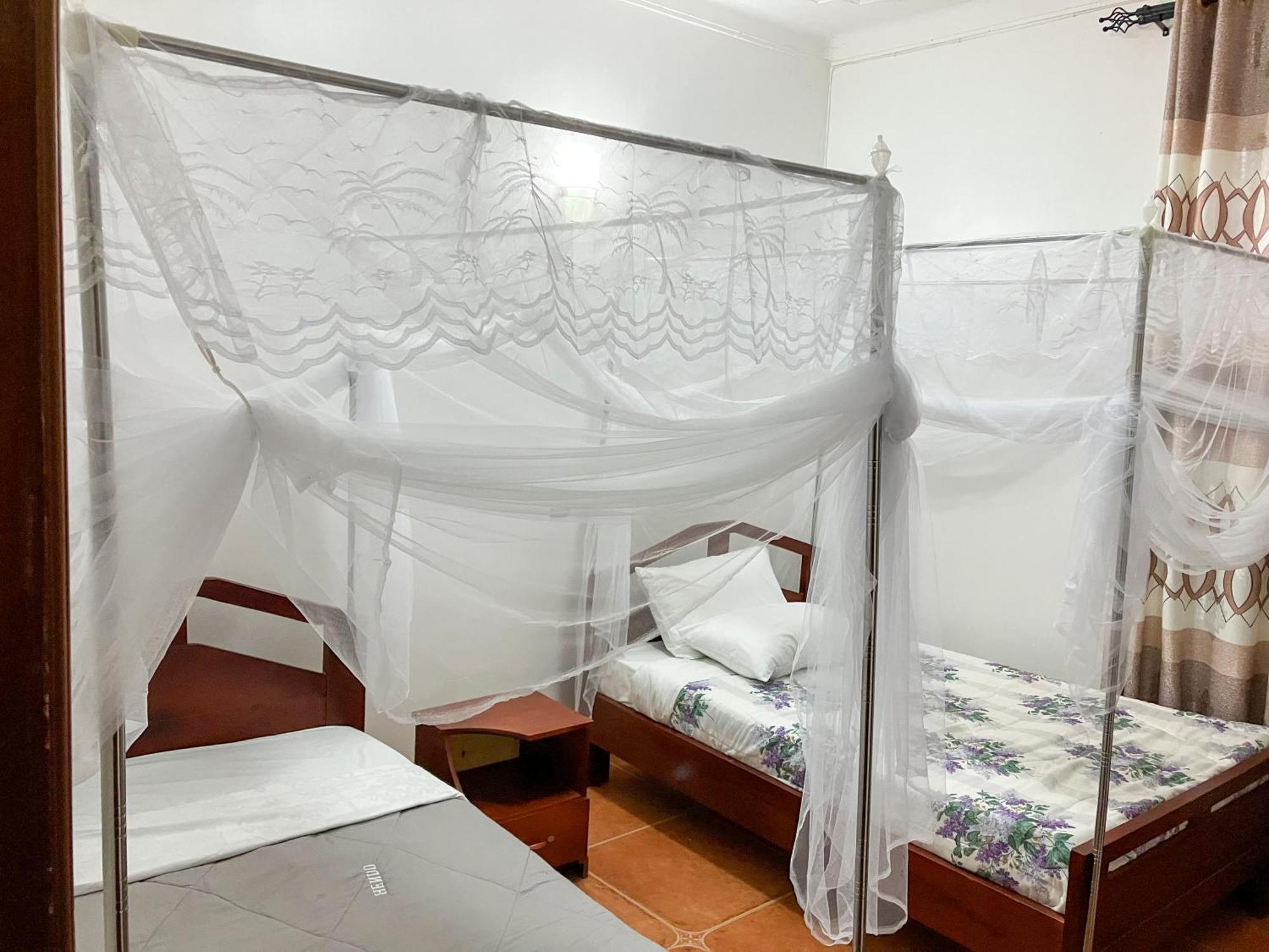 Hendo Hotel Энтеббе Экстерьер фото